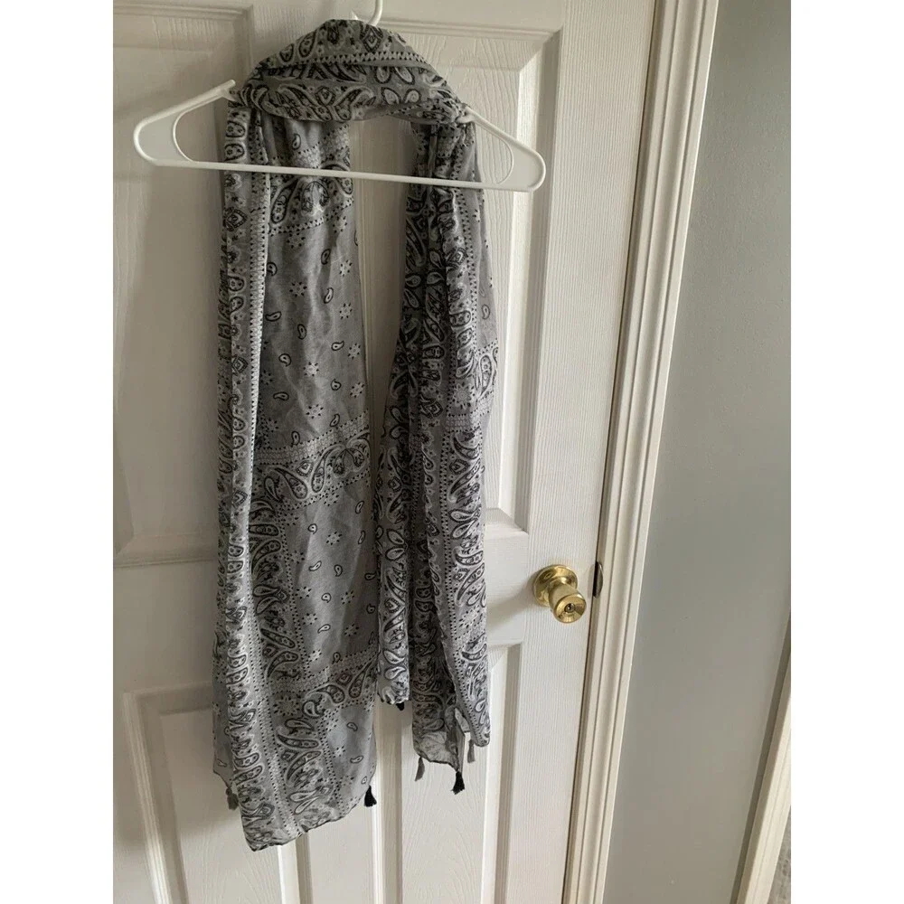 Big Buddha Lightweight Oversized Wrap Shawl With Tassels Monochrome Paisley NWT